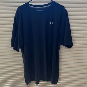 Mens UA heatgear 3XL t shirt short sleeve.  Black color.  Rarely worn. Nice